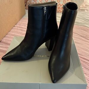 Marc Fisher Glorify Black Leather pointed toe Bootie New 8.5 Women’s block heel